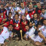 قهرمانان بی ادعا با دستان خالی
